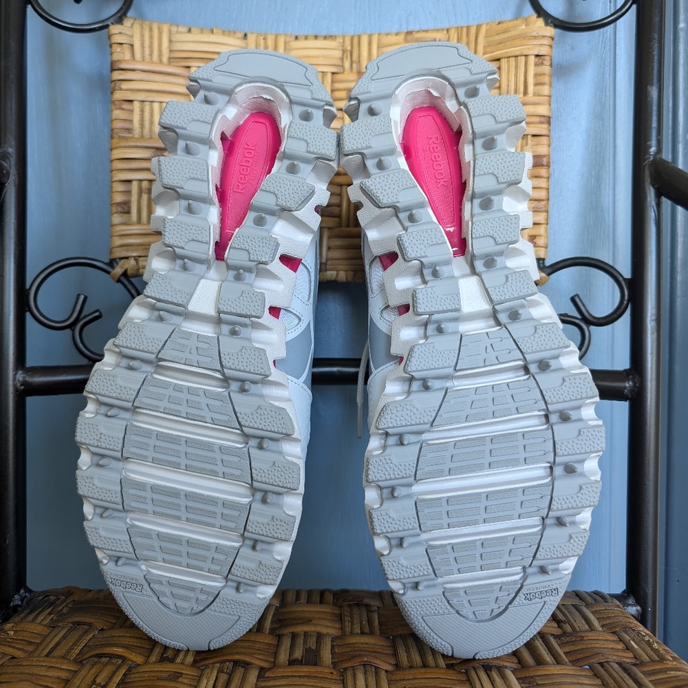 NWOT Reebok Trail Shoes - Picture 6 of 10